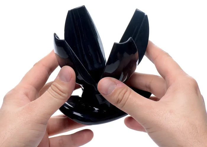 Master Series Anal Claw Expanding Anal Dilator